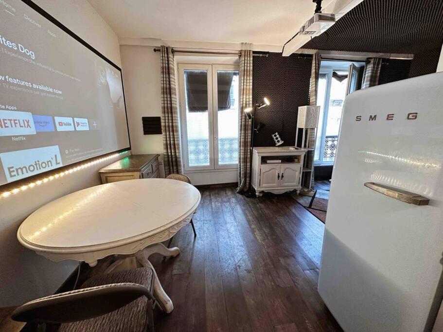 Studio With Home Cinema@Paris Chatelet Esterno foto