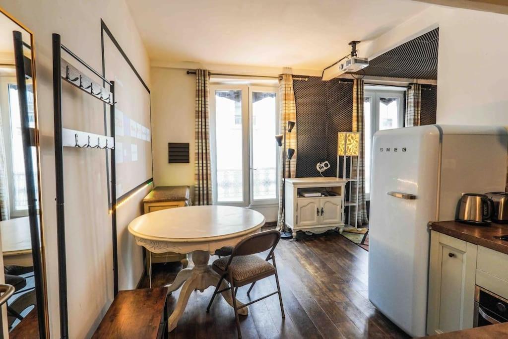Studio With Home Cinema@Paris Chatelet Esterno foto