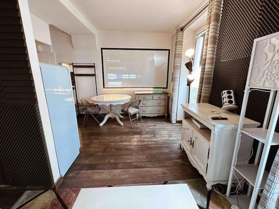 Studio With Home Cinema@Paris Chatelet Esterno foto